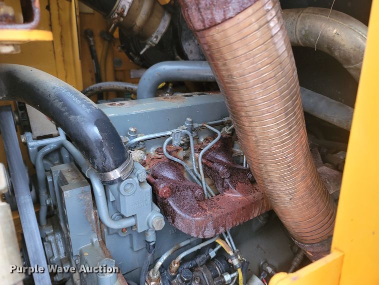 image for item MH9748 John Deere 605C  track loader