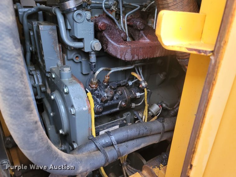 image for item MH9748 John Deere 605C  track loader