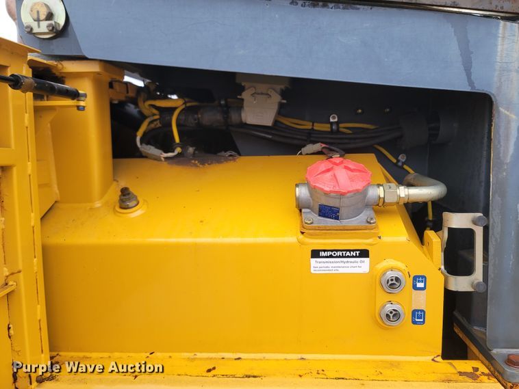 image for item MH9748 John Deere 605C  track loader