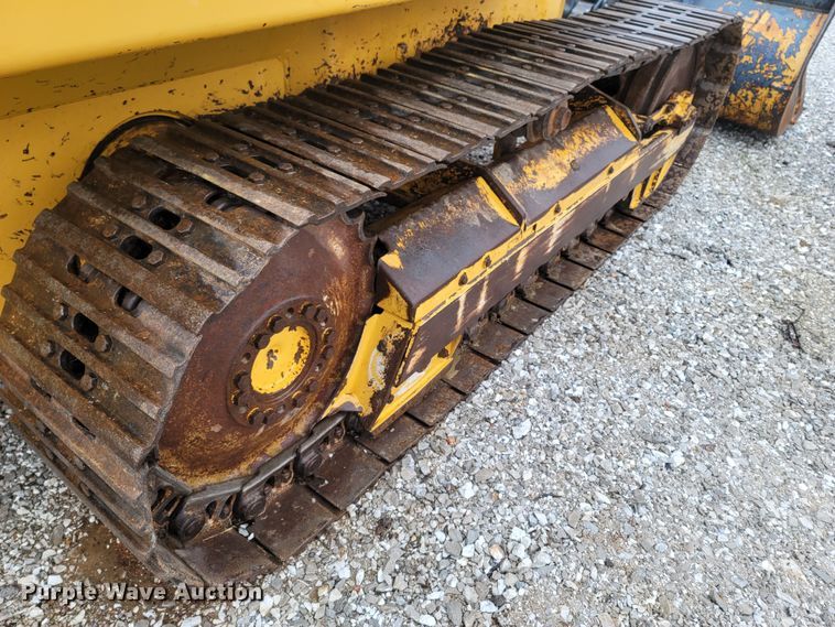 image for item MH9748 John Deere 605C  track loader