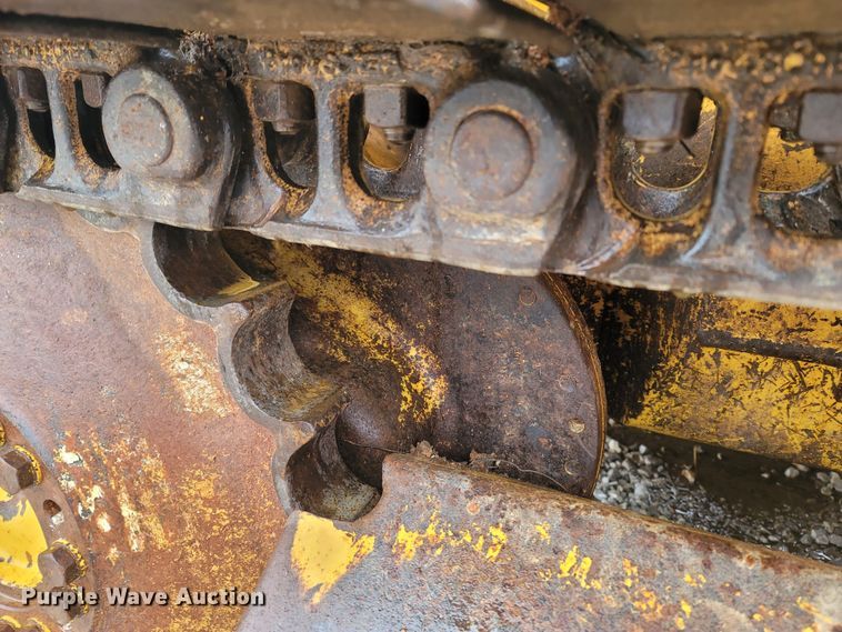 image for item MH9748 John Deere 605C  track loader