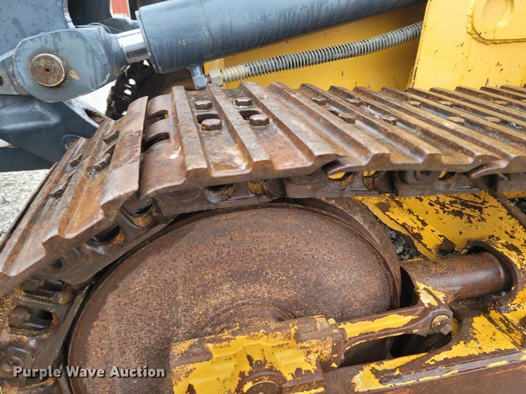 image for item MH9748 John Deere 605C  track loader