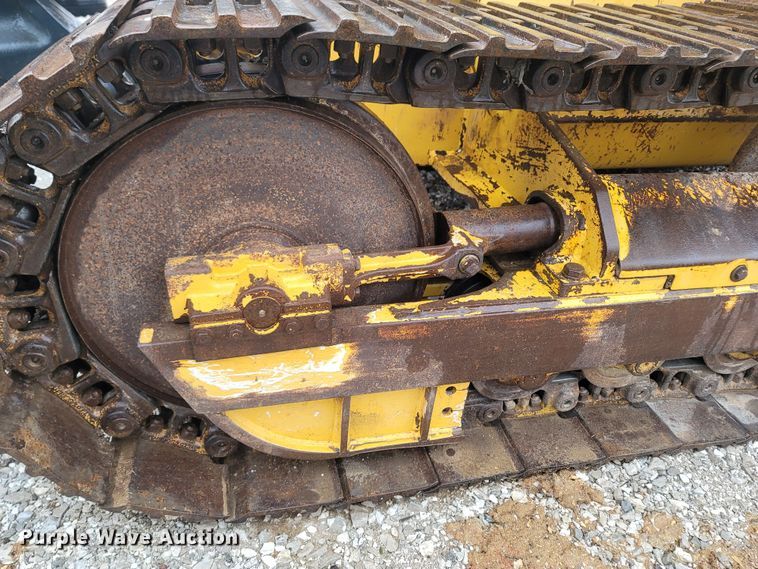 image for item MH9748 John Deere 605C  track loader