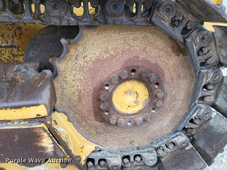 image for item MH9748 John Deere 605C  track loader