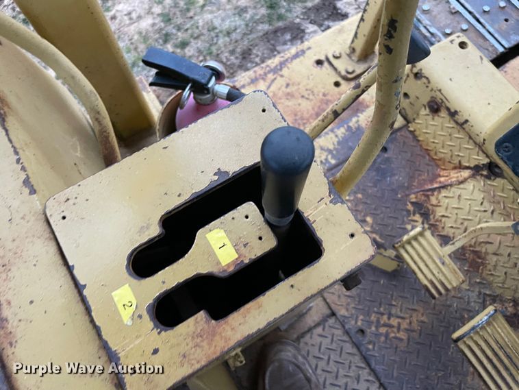 image for item MI9778 Komatsu D41A-3  dozer