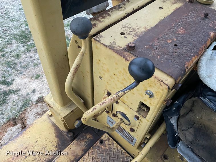 image for item MI9778 Komatsu D41A-3  dozer