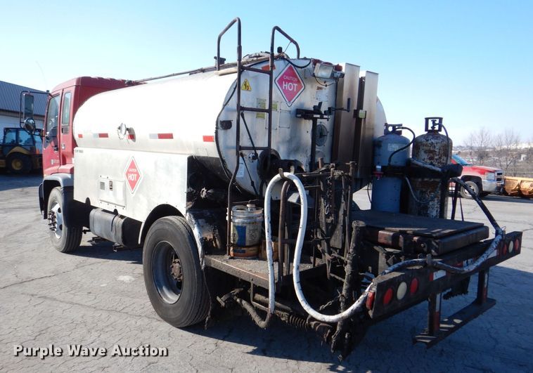 image for item MJ9999 1999 Chevrolet T7500  oil distributor truck