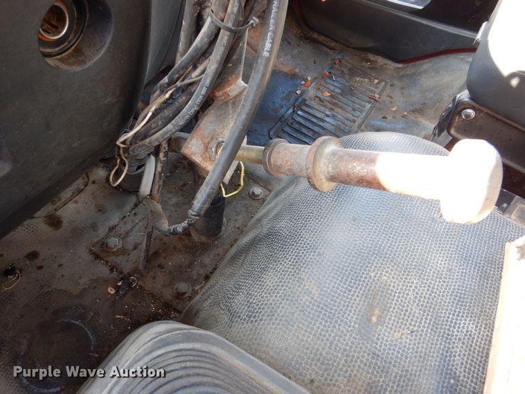 image for item MJ9999 1999 Chevrolet T7500  oil distributor truck