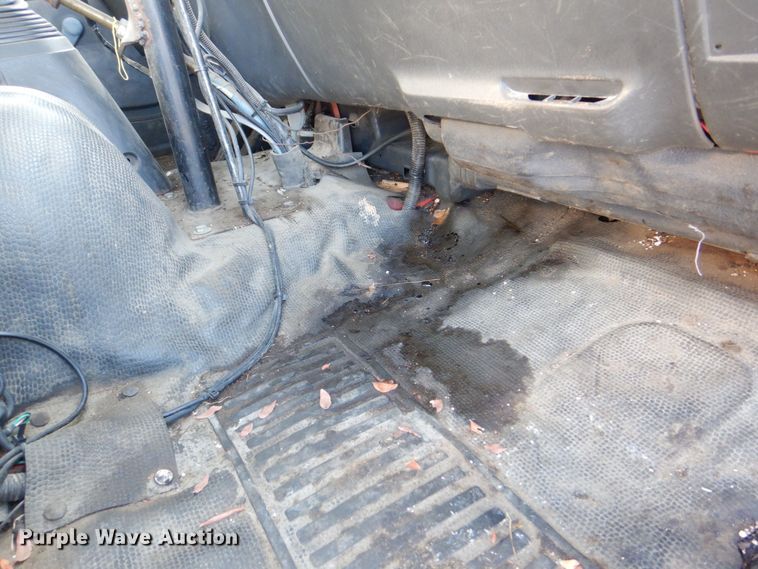 image for item MJ9999 1999 Chevrolet T7500  oil distributor truck