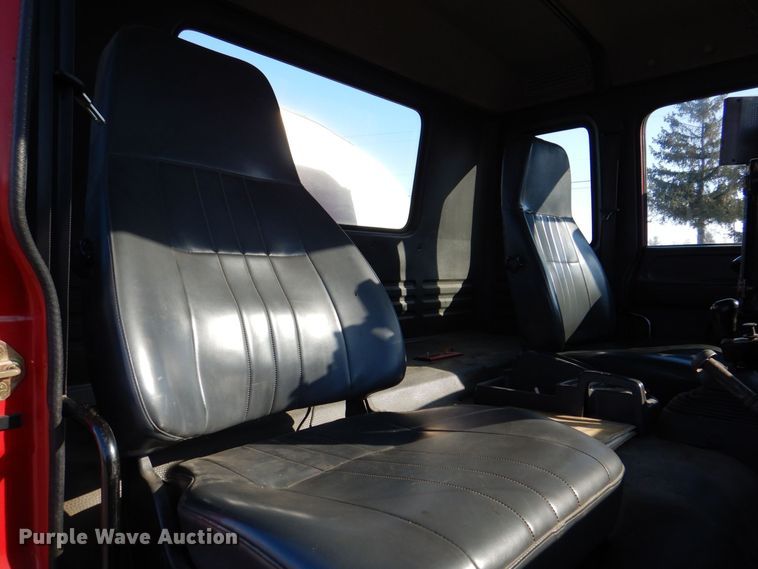 image for item MJ9999 1999 Chevrolet T7500  oil distributor truck