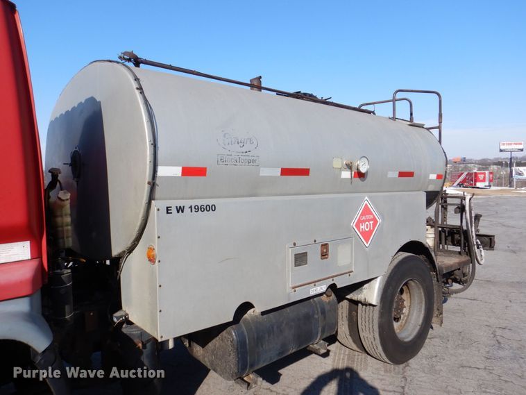 image for item MJ9999 1999 Chevrolet T7500  oil distributor truck