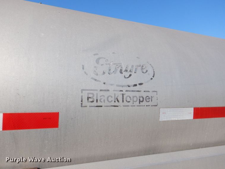 image for item MJ9999 1999 Chevrolet T7500  oil distributor truck