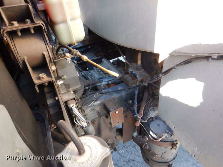 image for item MJ9999 1999 Chevrolet T7500  oil distributor truck