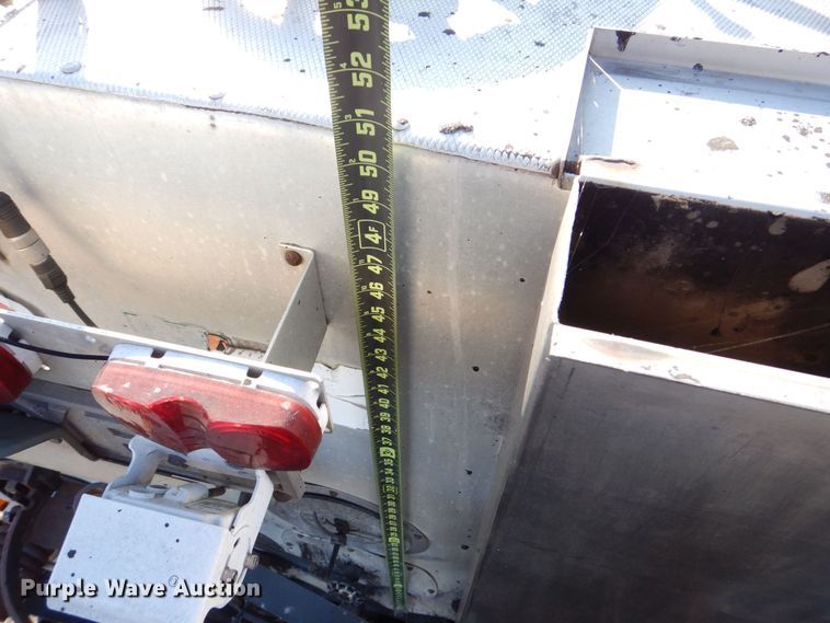 image for item MJ9999 1999 Chevrolet T7500  oil distributor truck