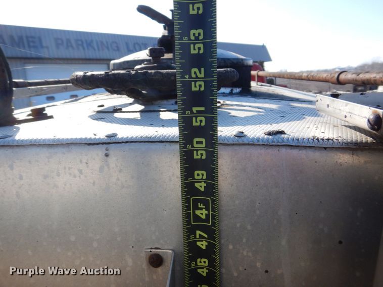 image for item MJ9999 1999 Chevrolet T7500  oil distributor truck