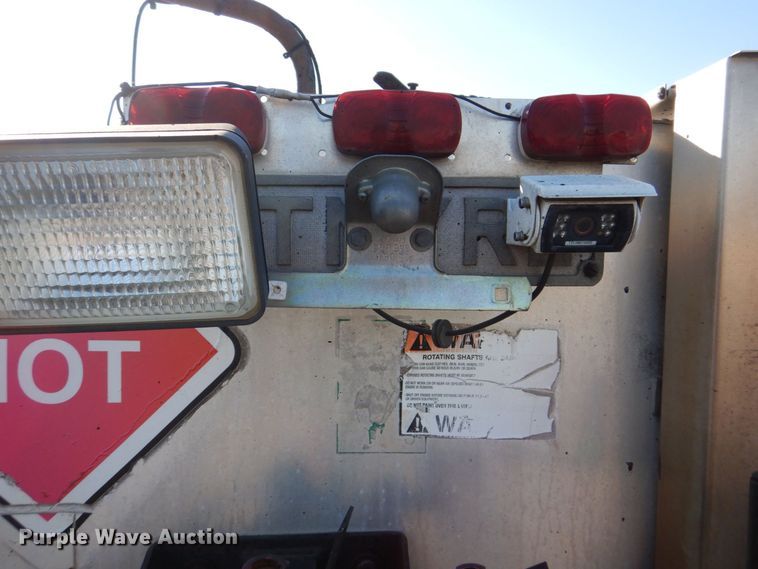 image for item MJ9999 1999 Chevrolet T7500  oil distributor truck