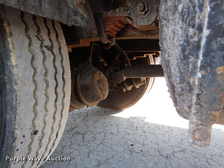 image for item MJ9999 1999 Chevrolet T7500  oil distributor truck