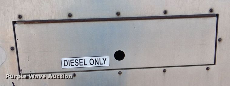 image for item MJ9999 1999 Chevrolet T7500  oil distributor truck