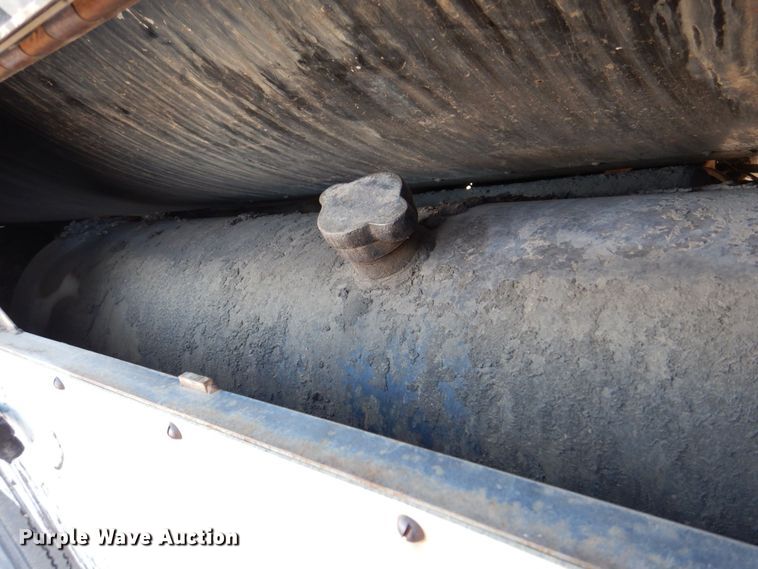 image for item MJ9999 1999 Chevrolet T7500  oil distributor truck