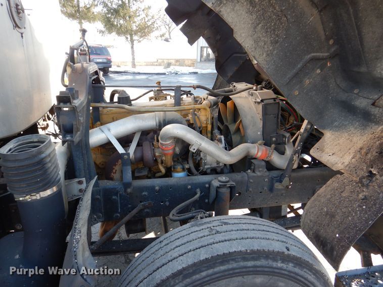 image for item MJ9999 1999 Chevrolet T7500  oil distributor truck