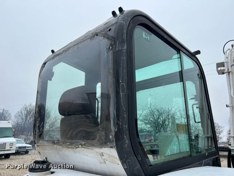 image for item MM9033 2011 Bobcat E80  mini excavator