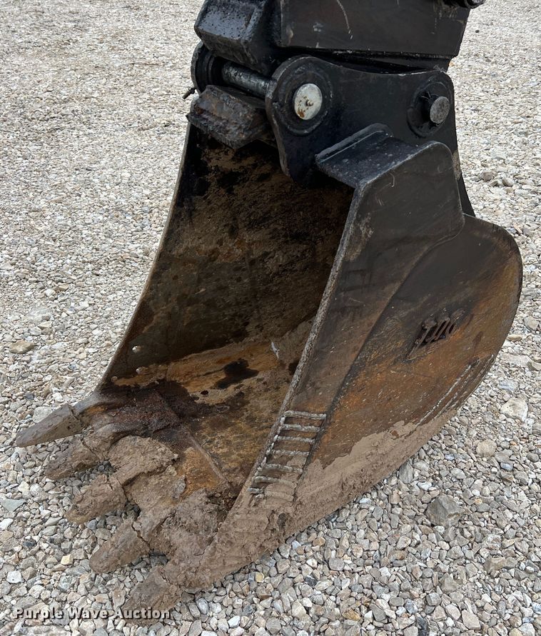 image for item MM9033 2011 Bobcat E80  mini excavator