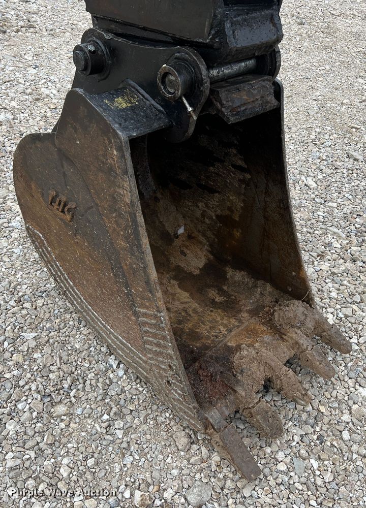 image for item MM9033 2011 Bobcat E80  mini excavator