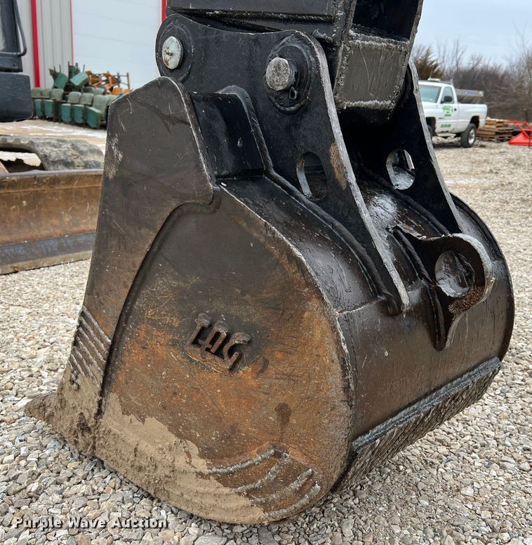 image for item MM9033 2011 Bobcat E80  mini excavator