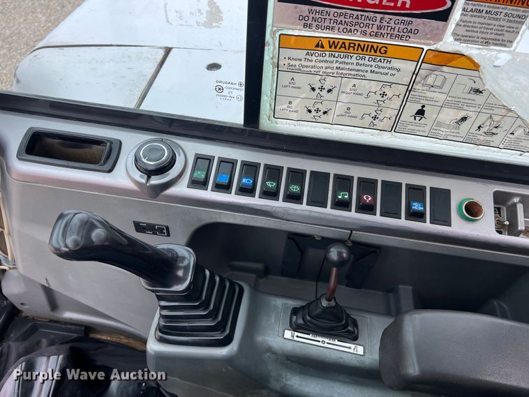 image for item MM9033 2011 Bobcat E80  mini excavator