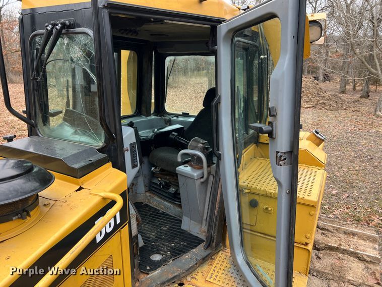 image for item MM9037 2007 Caterpillar D6T  dozer