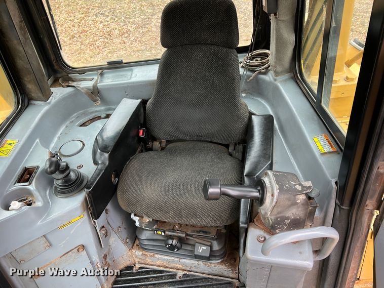 image for item MM9037 2007 Caterpillar D6T  dozer