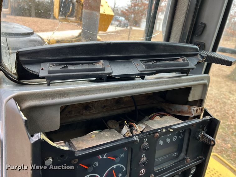 image for item MM9037 2007 Caterpillar D6T  dozer