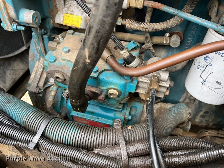 image for item MM9039 2001 International 4700  bucket truck