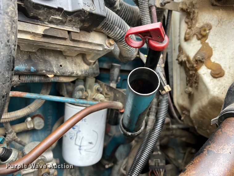 image for item MM9039 2001 International 4700  bucket truck