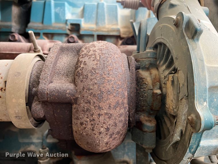 image for item MM9039 2001 International 4700  bucket truck