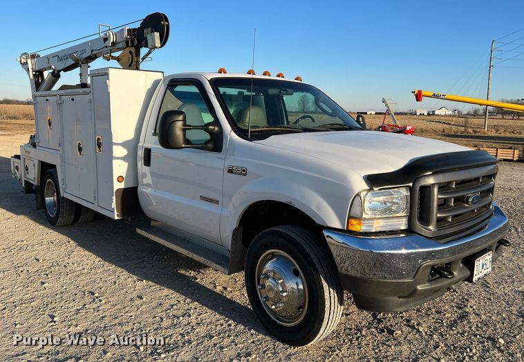 image for item MM9045 2003 Ford F550 Super Duty XL  utility / service truck