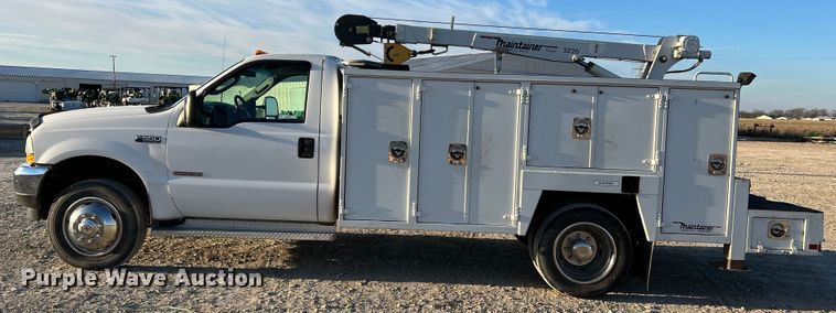 image for item MM9045 2003 Ford F550 Super Duty XL  utility / service truck