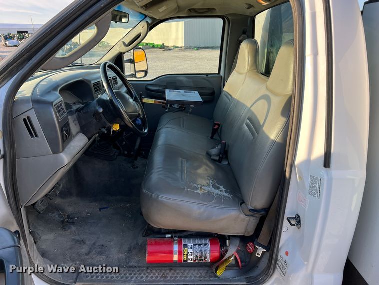 image for item MM9045 2003 Ford F550 Super Duty XL  utility / service truck