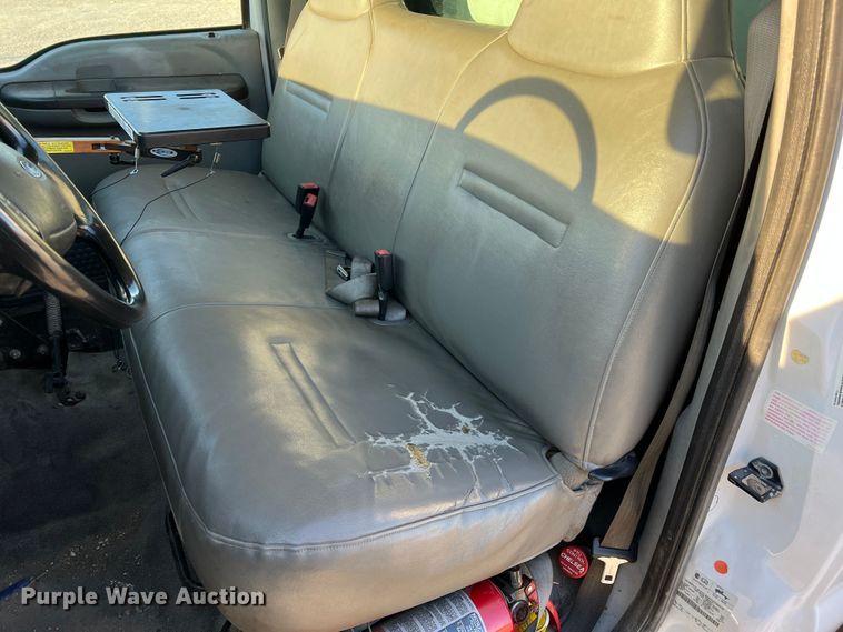 image for item MM9045 2003 Ford F550 Super Duty XL  utility / service truck