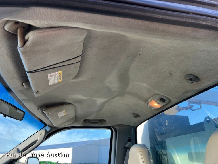 image for item MM9045 2003 Ford F550 Super Duty XL  utility / service truck