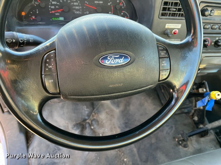 image for item MM9045 2003 Ford F550 Super Duty XL  utility / service truck