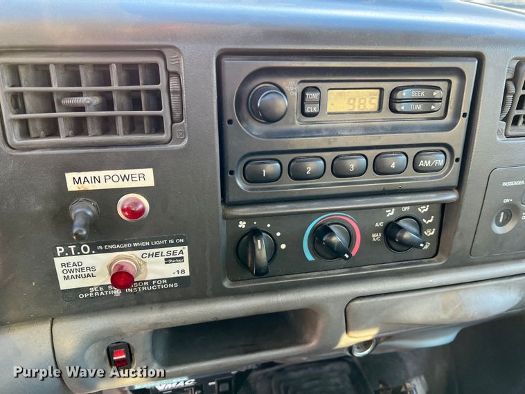 image for item MM9045 2003 Ford F550 Super Duty XL  utility / service truck