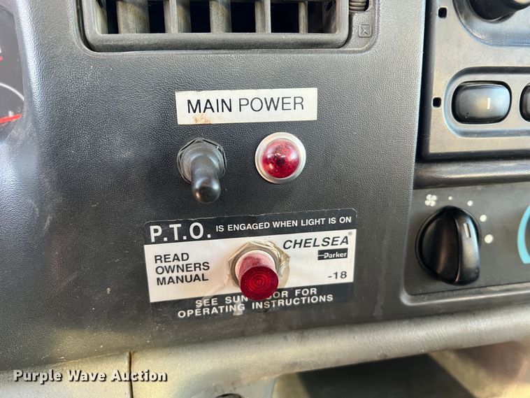 image for item MM9045 2003 Ford F550 Super Duty XL  utility / service truck