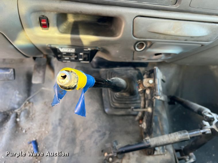 image for item MM9045 2003 Ford F550 Super Duty XL  utility / service truck