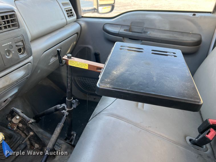 image for item MM9045 2003 Ford F550 Super Duty XL  utility / service truck