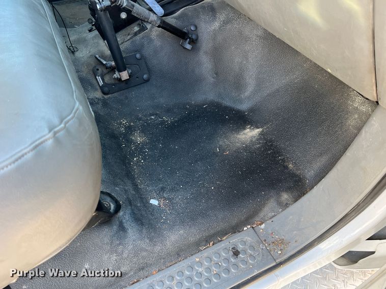 image for item MM9045 2003 Ford F550 Super Duty XL  utility / service truck