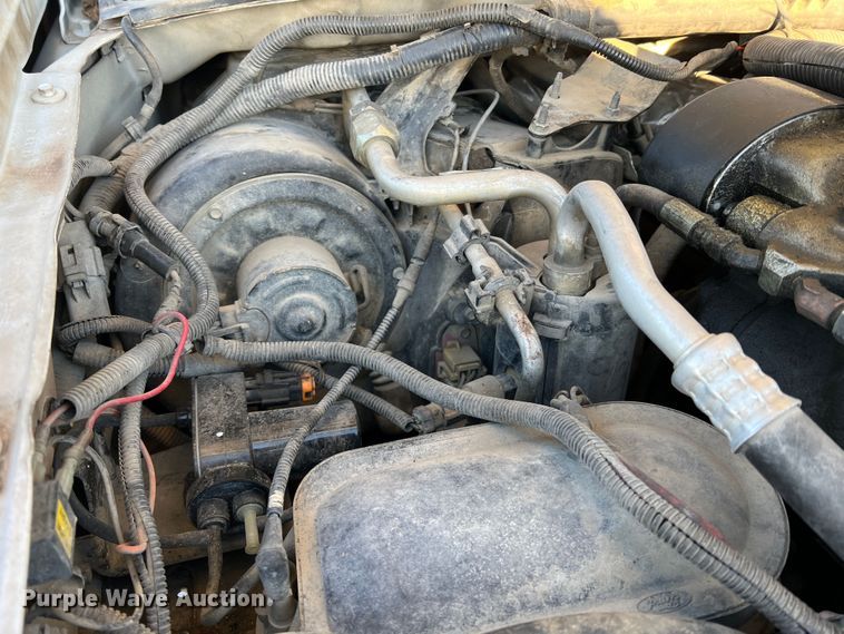 image for item MM9045 2003 Ford F550 Super Duty XL  utility / service truck