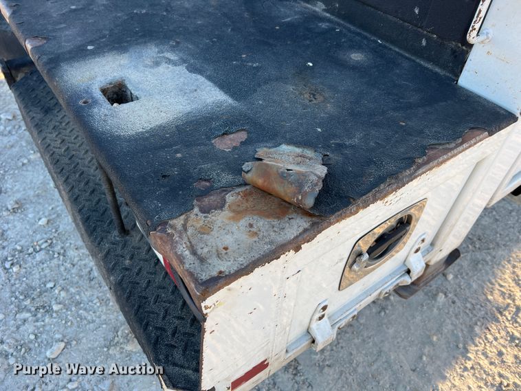 image for item MM9045 2003 Ford F550 Super Duty XL  utility / service truck