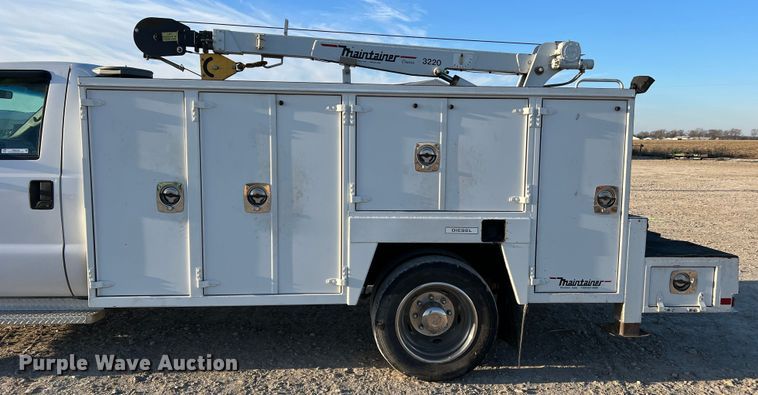 image for item MM9045 2003 Ford F550 Super Duty XL  utility / service truck