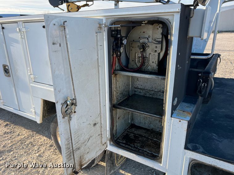 image for item MM9045 2003 Ford F550 Super Duty XL  utility / service truck